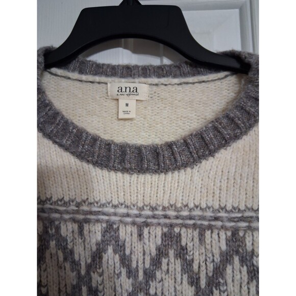 NWT Women's a.n.a. Cream & Gray Sweater Size M - Picture 2 of 8